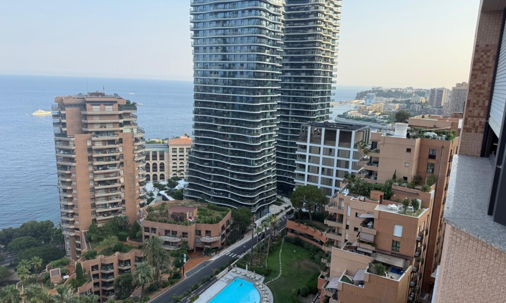 Appartement avec vue panoramique sur la mer dans un immeuble équipé - 3/4