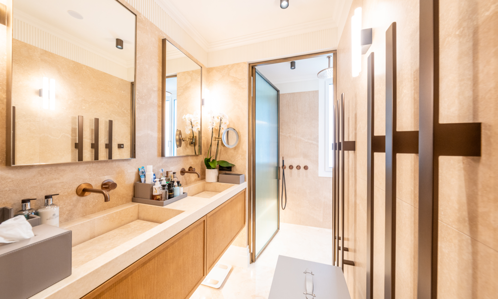 Luxuriously Renovated Apartment With Sea View - 11/14