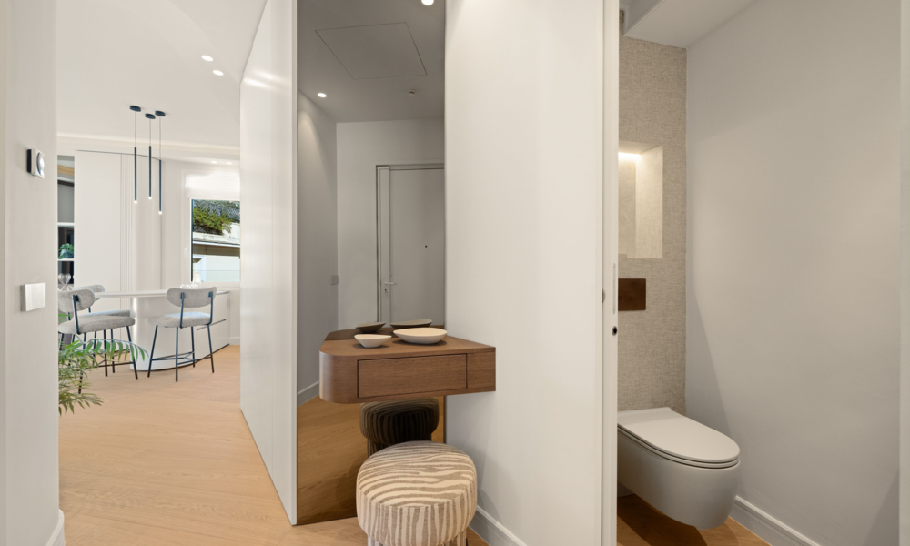 Renovated & Furnished 1 Bedroom Apartment - 9/23