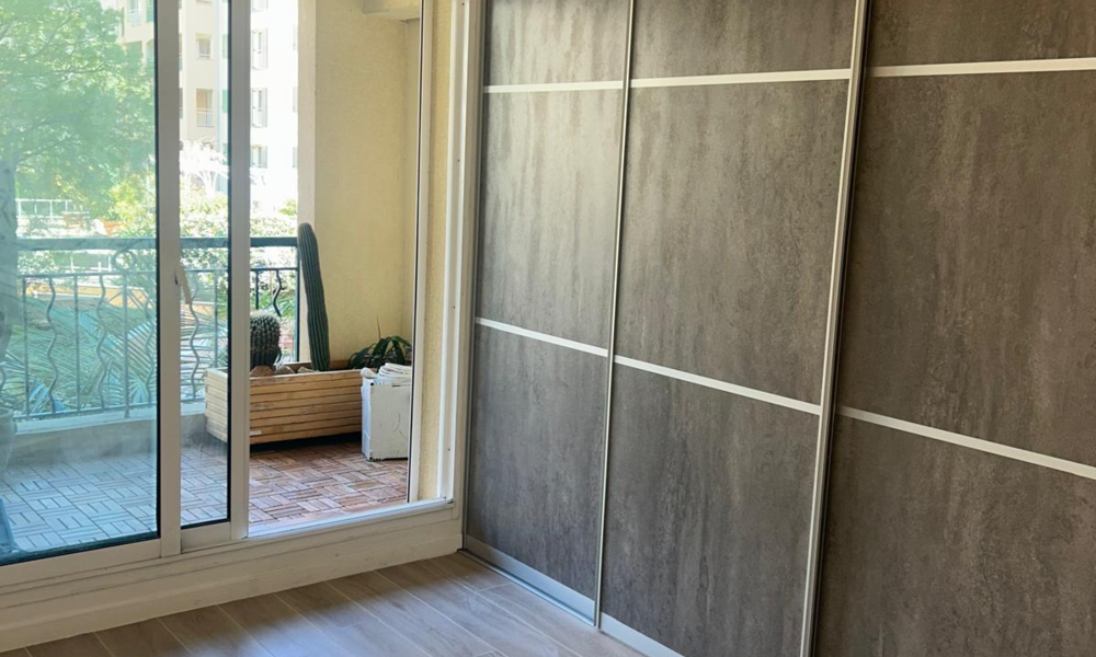 Renovated 2-Room Apartment with Sea & Garden Views - 8/11