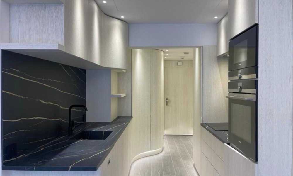 A luxuriously renovated apartment with view of port Fontvielle - 3/8