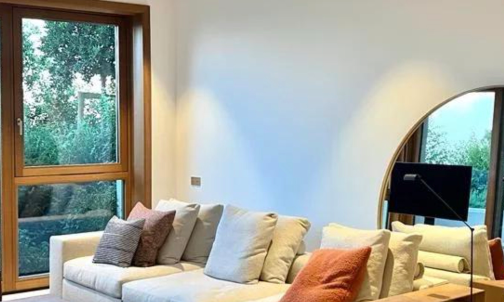 Luxury 2 Bedroom Apartment With Sea View - 8/24