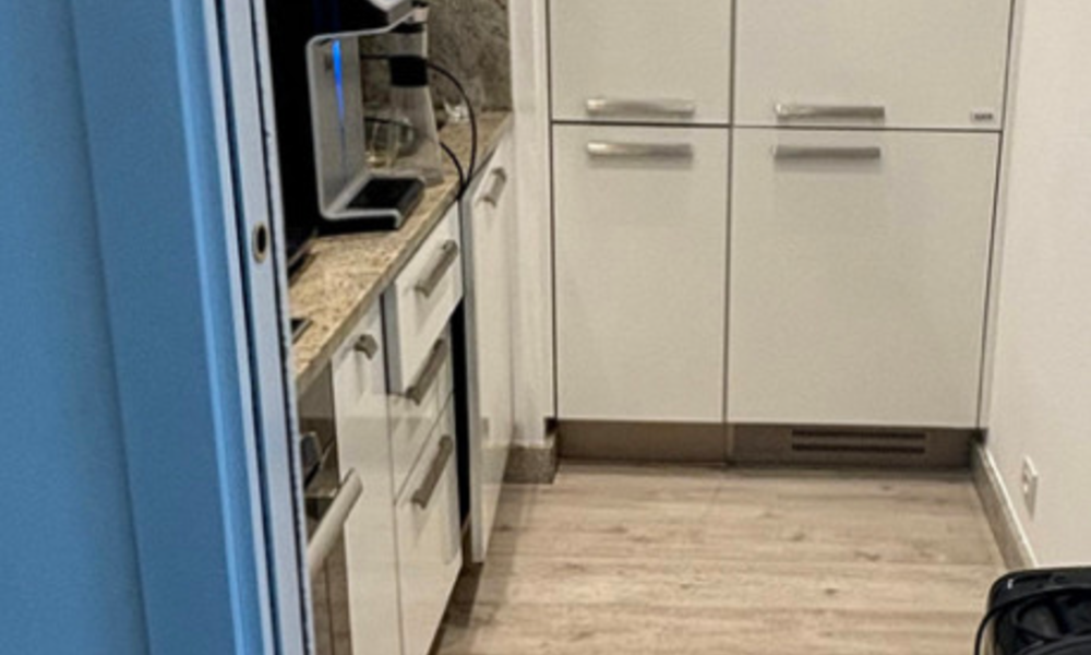 2 Bedroom Apartment With Front Row F1 Track Views - 6/7