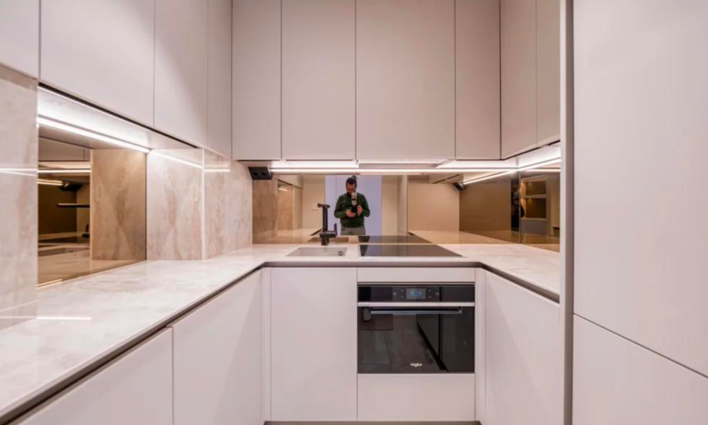 1 Bedroom Apartment with Port Hercules & F1 Views - 9/19