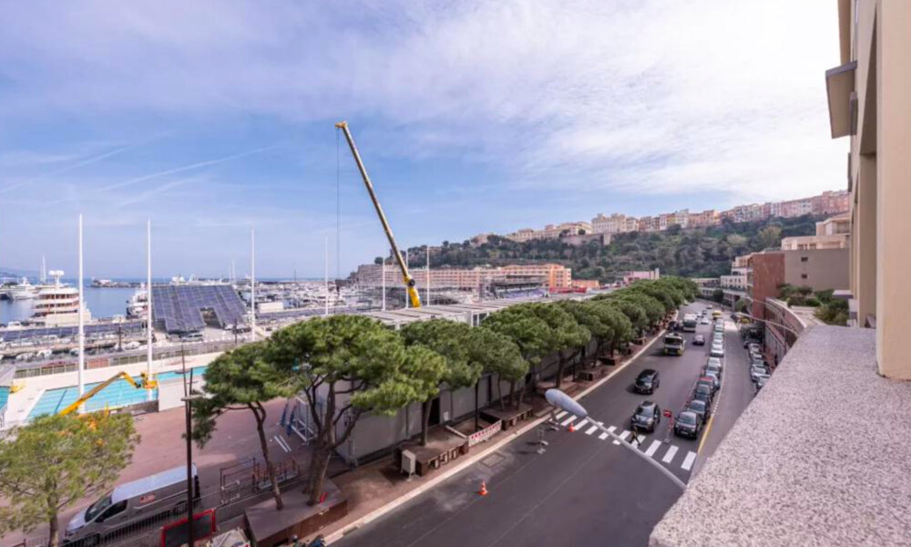 1 Bedroom Apartment with Port Hercules & F1 Views - 2/4
