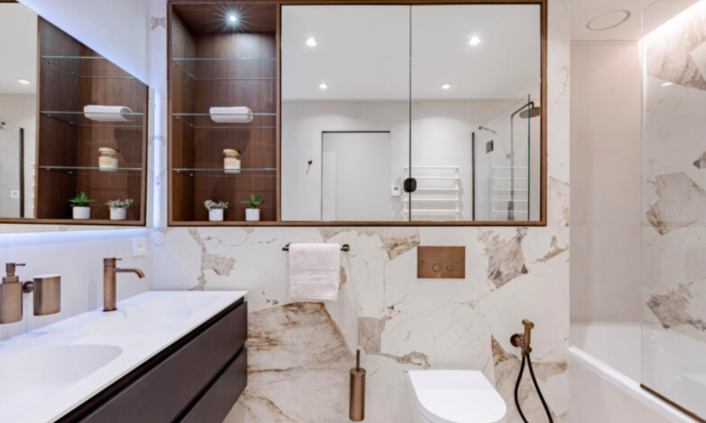 Appartamento con 3 camere da letto lussuosamente ristrutturato - 10/12