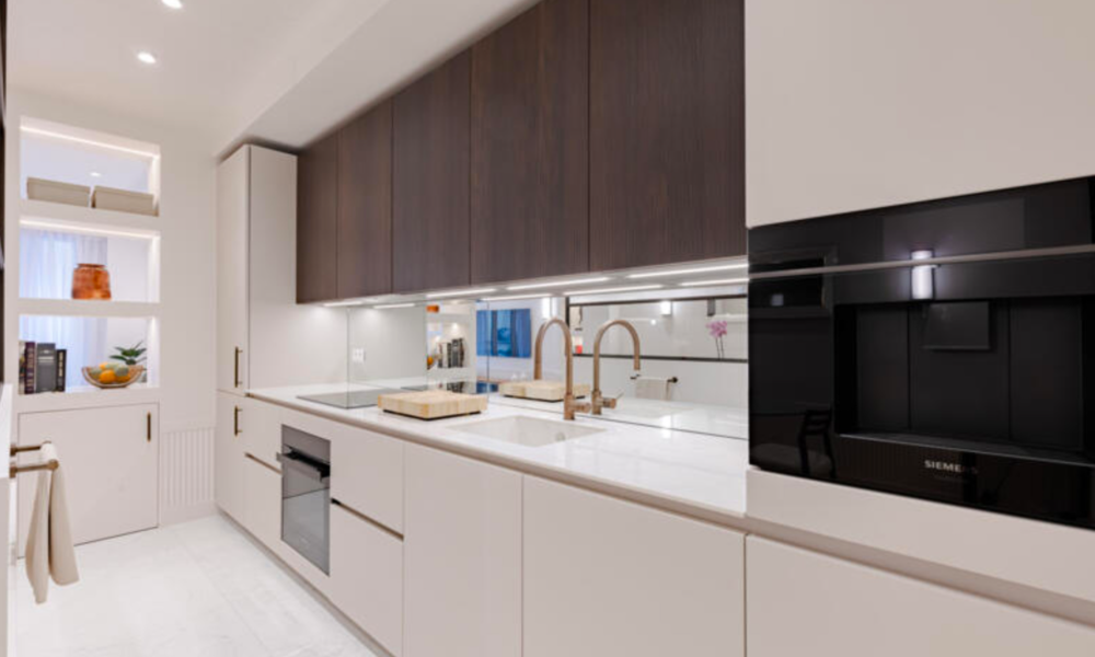 Appartamento con 3 camere da letto lussuosamente ristrutturato - 3/12