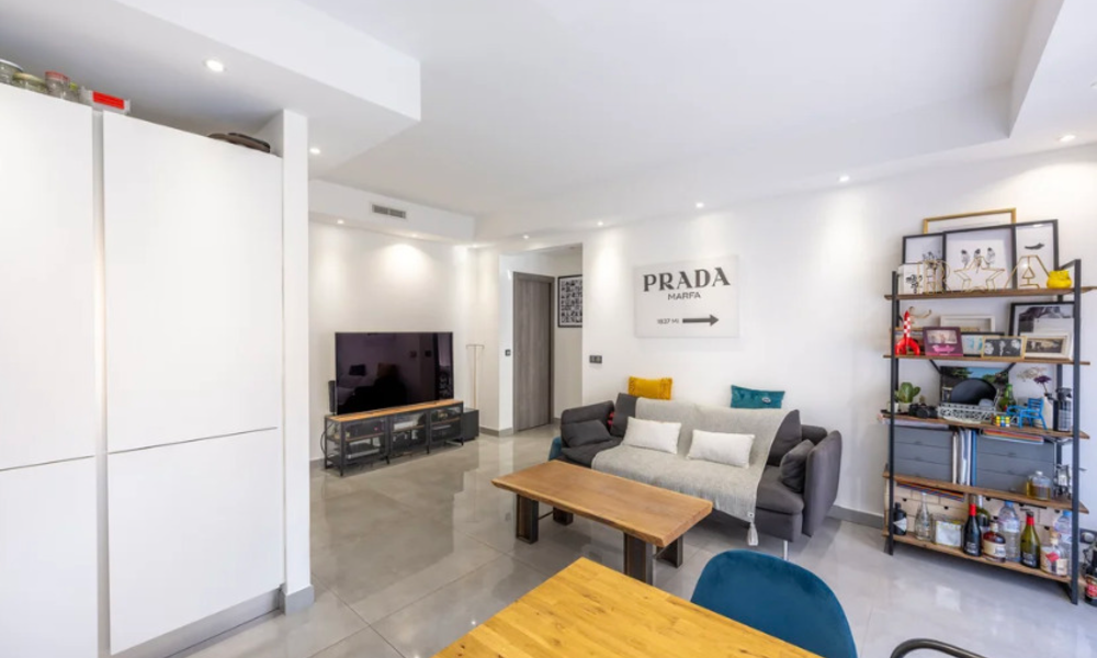 Bellissimo appartamento con vista su Port Hercules e il circuito di Formula 1 - 5/13