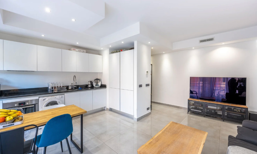 Bellissimo appartamento con vista su Port Hercules e il circuito di Formula 1 - 3/13