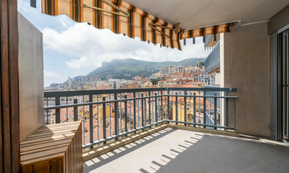 Appartement luxueusement rénové à un étage élevé - 3/16